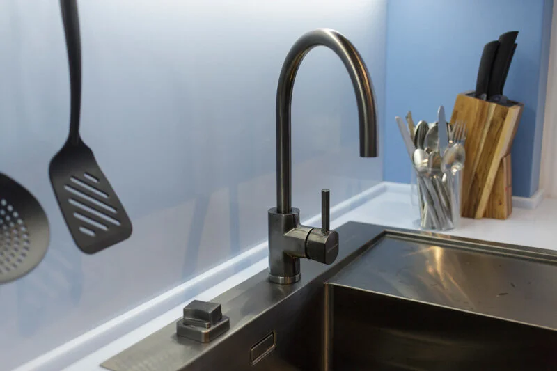 Мойка для кухни Omoikiri Akisame 65-GM-L 65 см вороненая сталь чаша слева 4973097 Мойка для кухни Omoikiri Akisame 65-GM-L 65 см вороненая сталь чаша слева 4973097